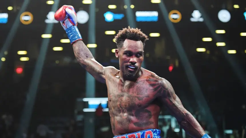 Munguia Reemplaza a Charlo por Título WBA Supermediano en Mayo