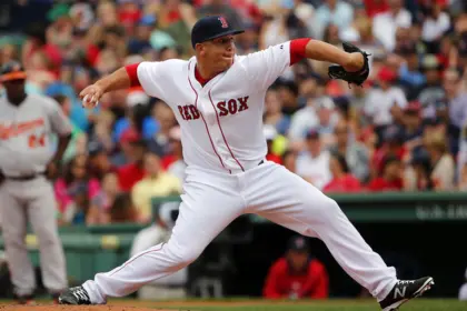 Águilas Cibaeñas Refuerzan Bullpen: Aro y Almengó Fortalecen Pitcheo