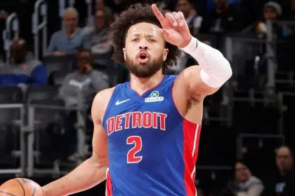 Cade Cunningham: Estrella de Pistons Sufre Colapso Pulmonar, Baja Prolongada