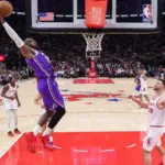 LeBron James: 6 DUNKs Lideran a Lakers a 7ma Victoria, Récord NBA