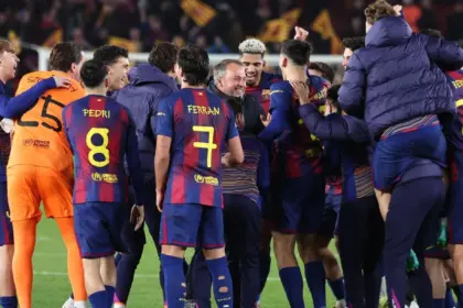 Flick da la charla: Barça aplasta al Newcastle y avanza a cuartos