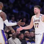 LeBron James Iguala Récord y Doncic Anota 60 Puntos: NBA en Éxtasis