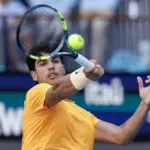 Korda Sorprende a Alcaraz y lo Elimina del Miami Open en Trepidante Duelo