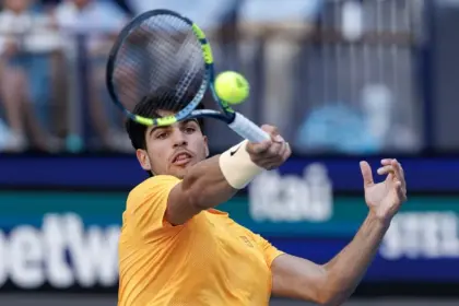 Korda Sorprende: Alcaraz Cae en Miami y Dice "Me Voy a Casa"