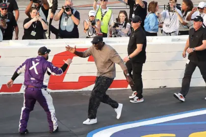 Reddick Domina Darlington: Victoria Épica con Jordan y Entra a Club Elite NASCAR