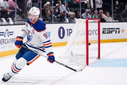 McDavid alcanza los 400 goles: La estrella de los Oilers y su secreto
