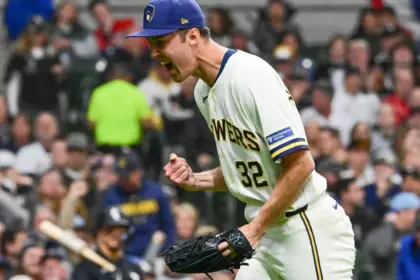 Brewers Imponen Récord MLB con 20 Ponches, Misiorowski Brilla en Opening Day