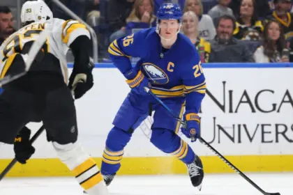 Dahlin Emocionado: Su Prometida Regresa al Hockey Tras Trasplante