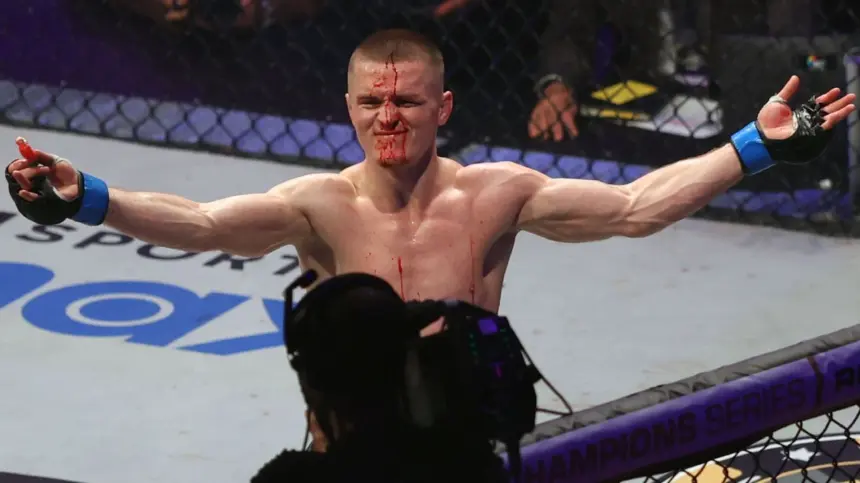 Paul Hughes se Baja de la PFL Belfast por Lesión: Darragh Kelly al Frente