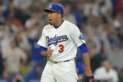 Edwin Díaz y su explosivo debut con los Dodgers: Salvamento y trompetas 18 Edwin Díaz y su explosivo debut con los Dodgers: Salvamento y trompetas
