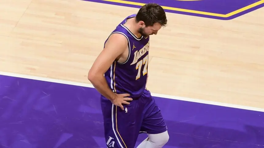 Doncic al borde de suspensión: 16ta técnica y un partido fuera con Lakers