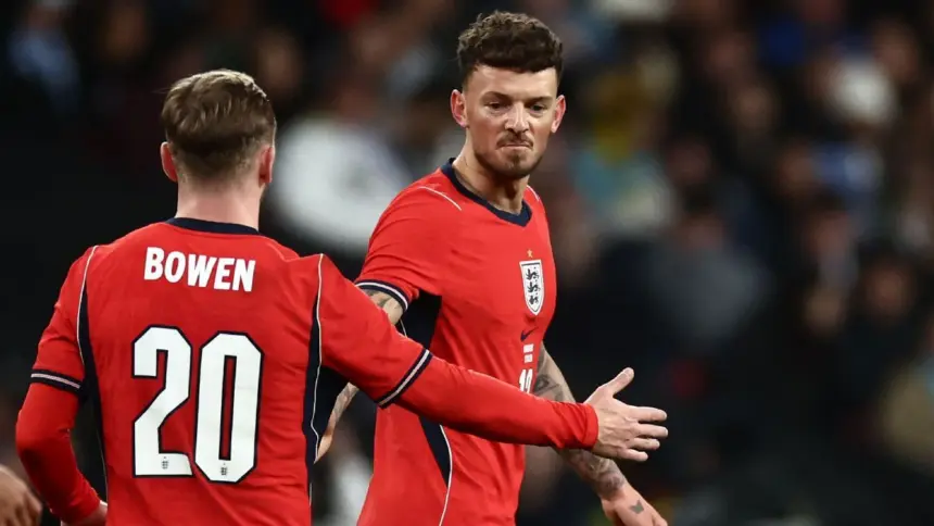 Tuchel, decepcionado por abucheos a Ben White en empate Inglaterra-Uruguay