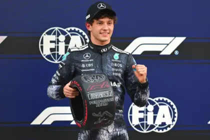 Antonelli Arrasa en Japón: Pole Position y Avisa a Russell en F1
