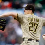 Pivetta, lanzador de los Padres, sale por rigidez en el codo