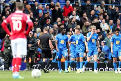 Brady celebra victoria del Birmingham sobre Wrexham y frustra playoffs