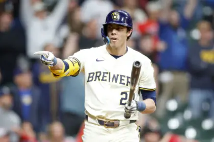Yelich a la lista de lesionados: Cerveceros ascienden a Jones por lesión en la ingle