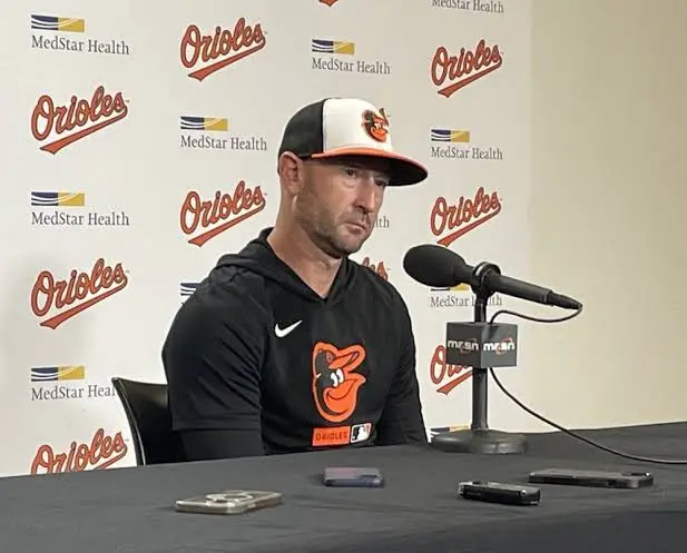 Albernaz Regresa a Orioles Tras Fracturas por Pelotazo: ¡Impresionante Recuperación!