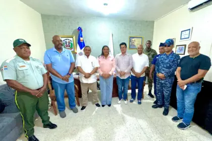 Azua: Gobernadora organiza ruta de antorcha para Juegos 2026