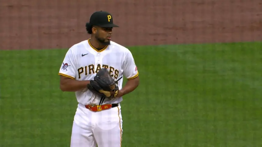 Piratas Refuerzan Bullpen: Dominicano Wilber Dotel Ascendido a MLB