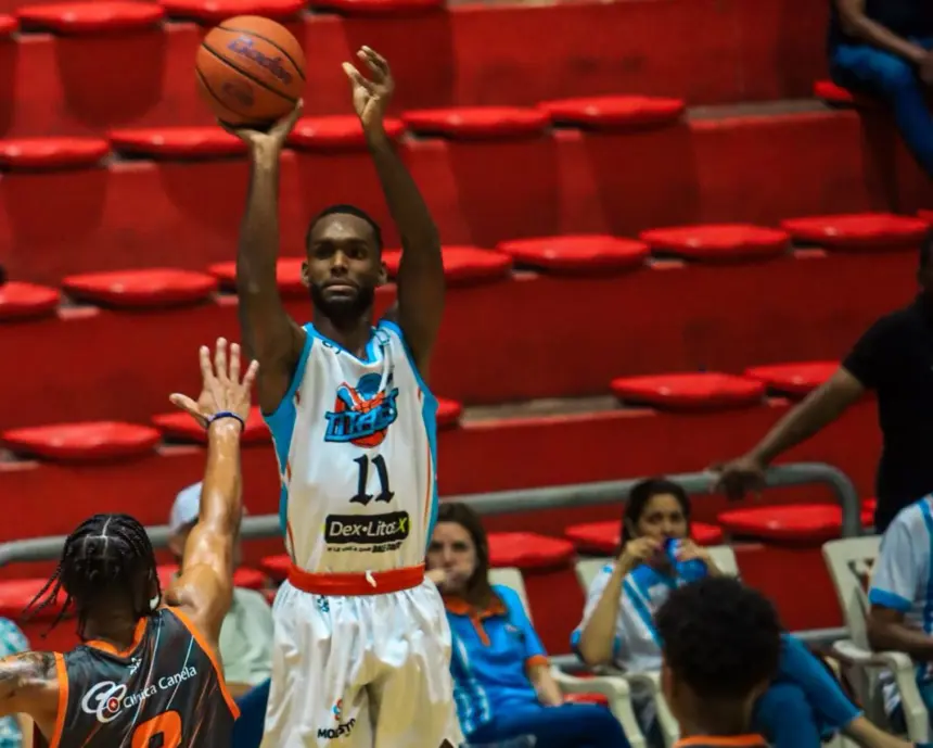 Titanes del Sur Dominan a Cañeros: Reyes y Ferguson Brillan en la LNB