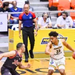 Metros de Santiago aplastan a Leones: Festival de triples y liderato en LNB