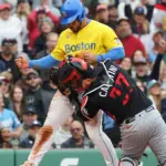 Bronca en MLB: Contreras y Caratini chocan, se vacían las bancas en Fenway