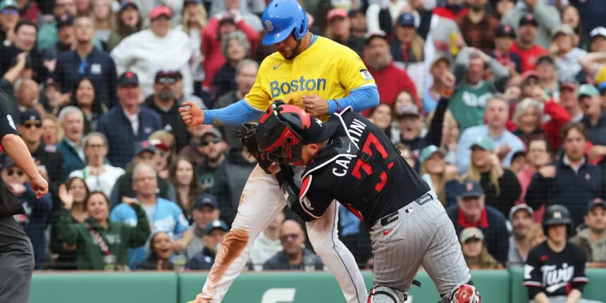 Bronca en MLB: Contreras y Caratini chocan, se vacían las bancas en Fenway
