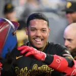 Valdez vuela alto: Jonrón y curioso trueque en su debut en MLB