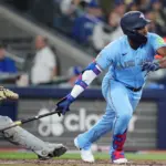 Sánchez batea Grand Slam y lidera triunfos de Azulejos, Bravos y Rojos