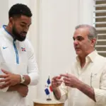 Abinader Felicita a Karl-Anthony Towns por Llevar Knicks a la Final NBA
