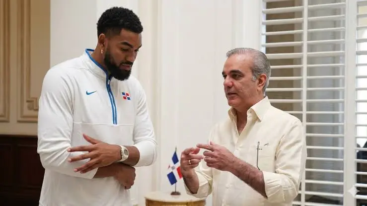 Abinader Felicita a Karl-Anthony Towns por Llevar Knicks a la Final NBA