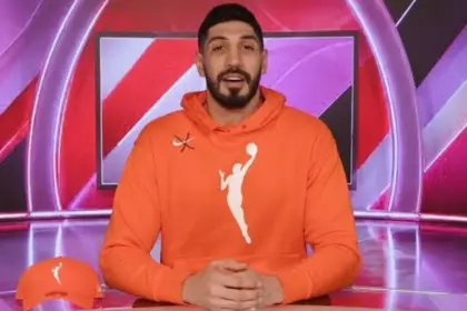 Enes Kanter Freedom se postula oficialmente al Draft de la WNBA 2027