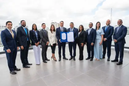 160 jóvenes se gradúan en tecnología e innovación con programa CAPEX