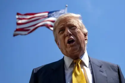Trump prohíbe fondos federales para transición de género en menores