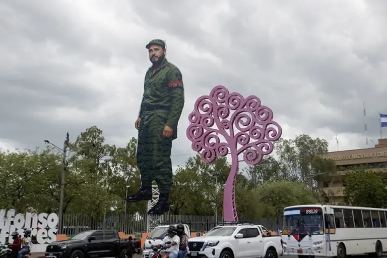Rosario Murillo arremete contra críticos de la estatua de Fidel Castro