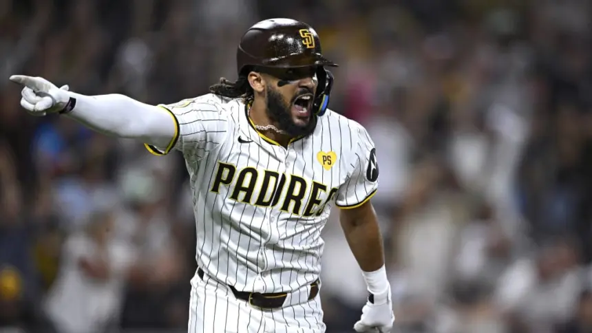 Fernando Tatis Jr. hace historia y escala al segundo lugar en jonrones de Padres