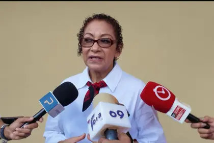 Frente Amplio exige mejor planificación escolar ante déficit de cupos