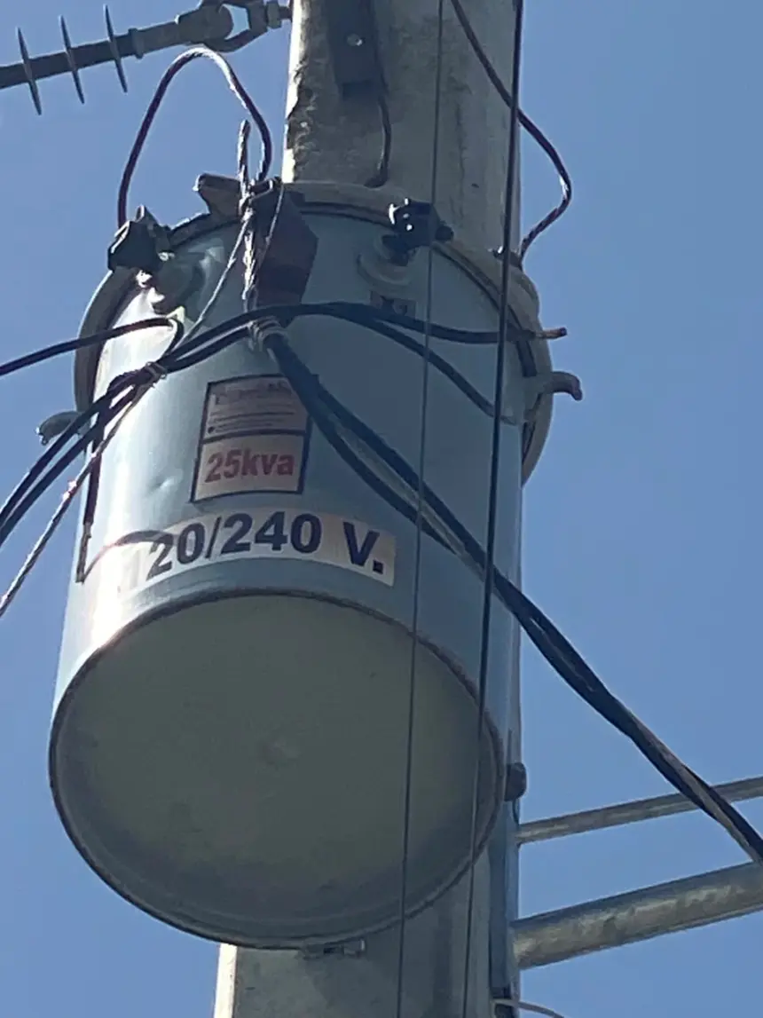 Villa Jaragua: residentes exigen reparación de transformador eléctrico