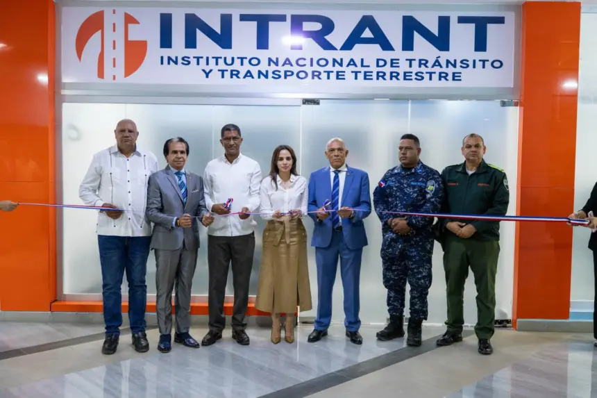 INTRANT abre nuevas oficinas de licencias de conducir en Montecristi y Dajabón