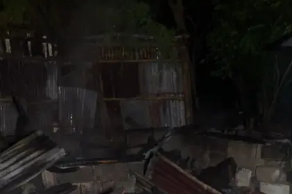Incendio consume vivienda en Salcedo tras un cortocircuito eléctrico