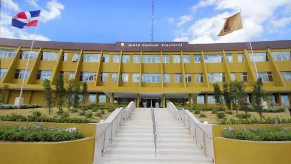 JCE notifica al Centro Económico del Cibao por encuesta electoral ilegal
