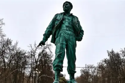 Rinden homenaje a Fidel Castro en Moscú por el centenario de su legado