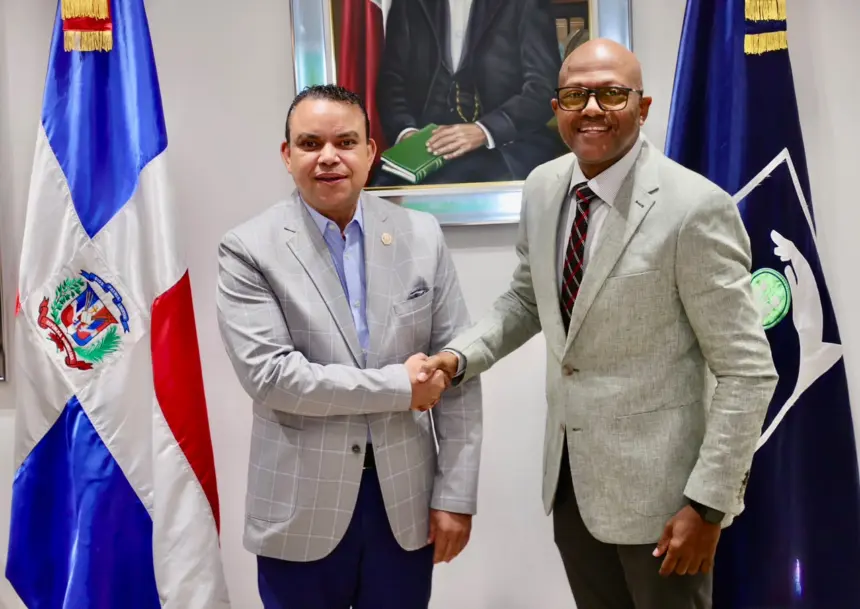 SNS y CMD refuerzan alianza para mejorar salud pública y seguridad médica
