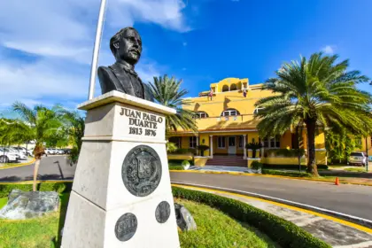 RD da plazo a diplomáticos cubanos para salir del país