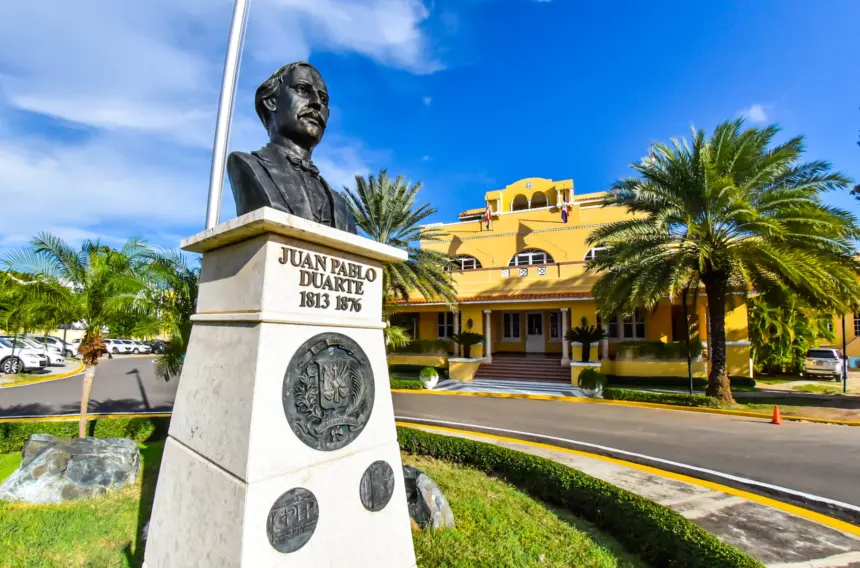 RD da plazo a diplomáticos cubanos para salir del país