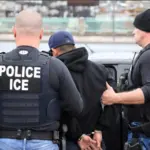 Rechazan compra de guantes eléctricos para agentes de ICE en EE. UU.