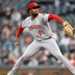 Hunter Greene se somete a segunda cirugía Tommy John y peligra su 2027