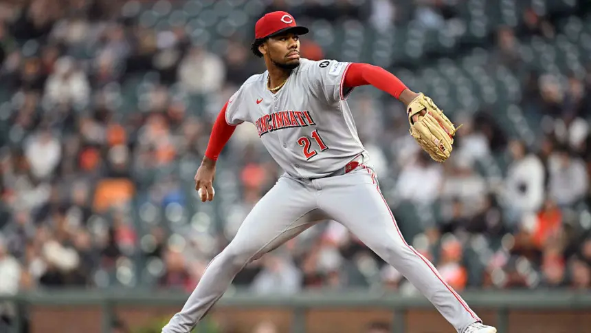 Hunter Greene se somete a segunda cirugía Tommy John y peligra su 2027