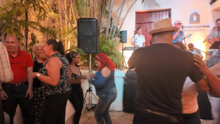 Banreservas rinde tributo al son dominicano con homenaje a Minier y Namnúm