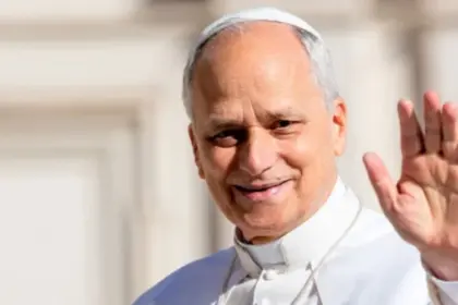 Papa pide priorizar protección y derechos de menores migrantes en el mundo